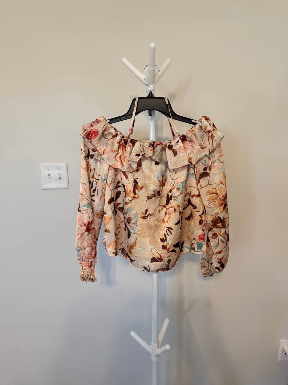Guess Top Lucy Multicolor XS NWOT $89 – Vibrant Everyday Chic