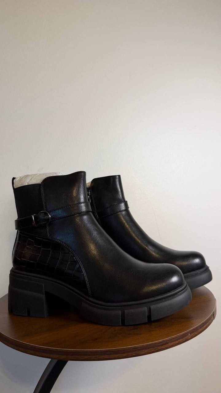 GC Shoes Dawn Booties 8 Black Block Heel Almond Toe Lug Sole NIB msrp$99.99