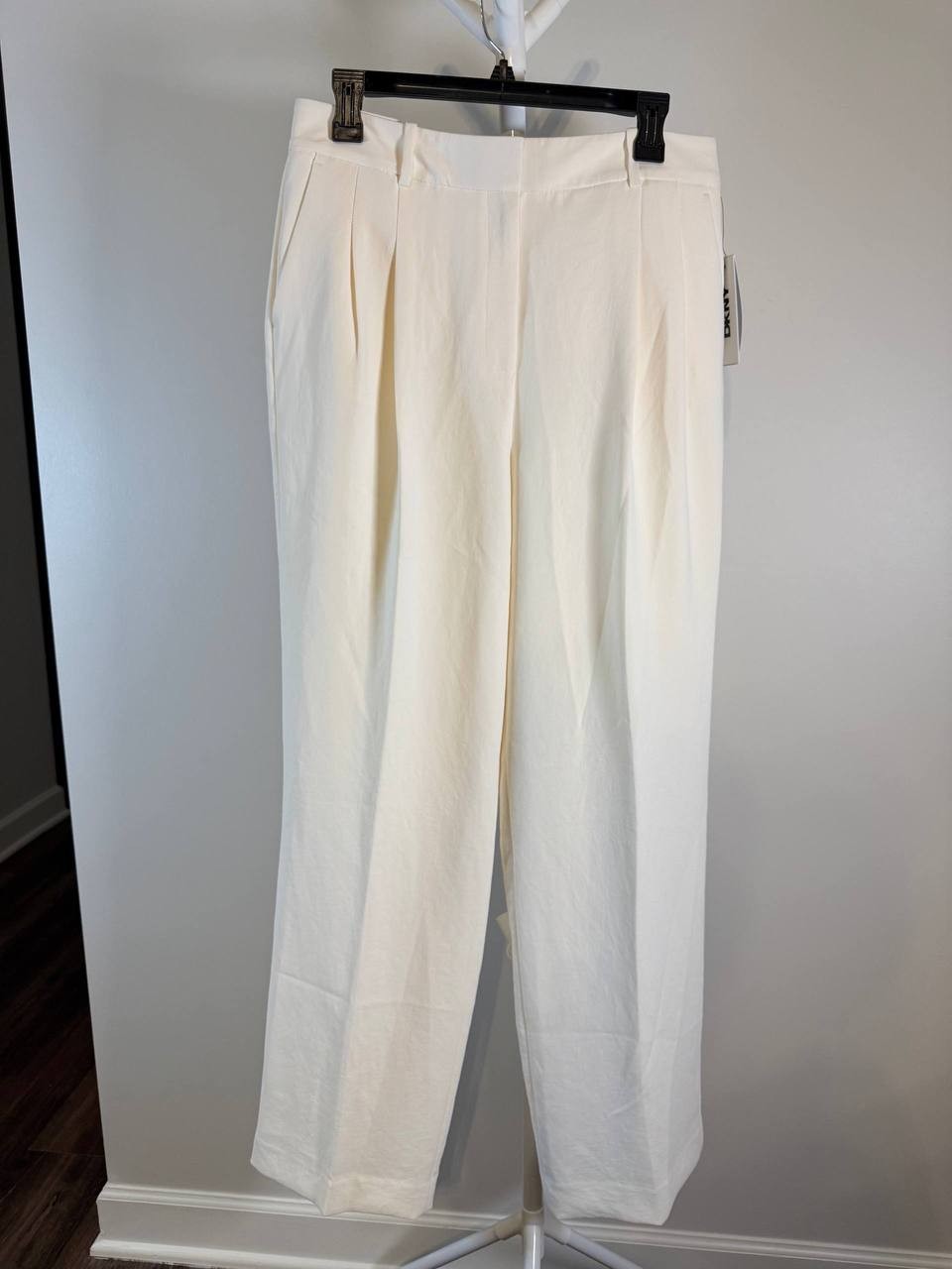 DKNY Pleated Straight‑Leg Cuffed Cropped Pants – Size 10 – NWT – MSRP$99