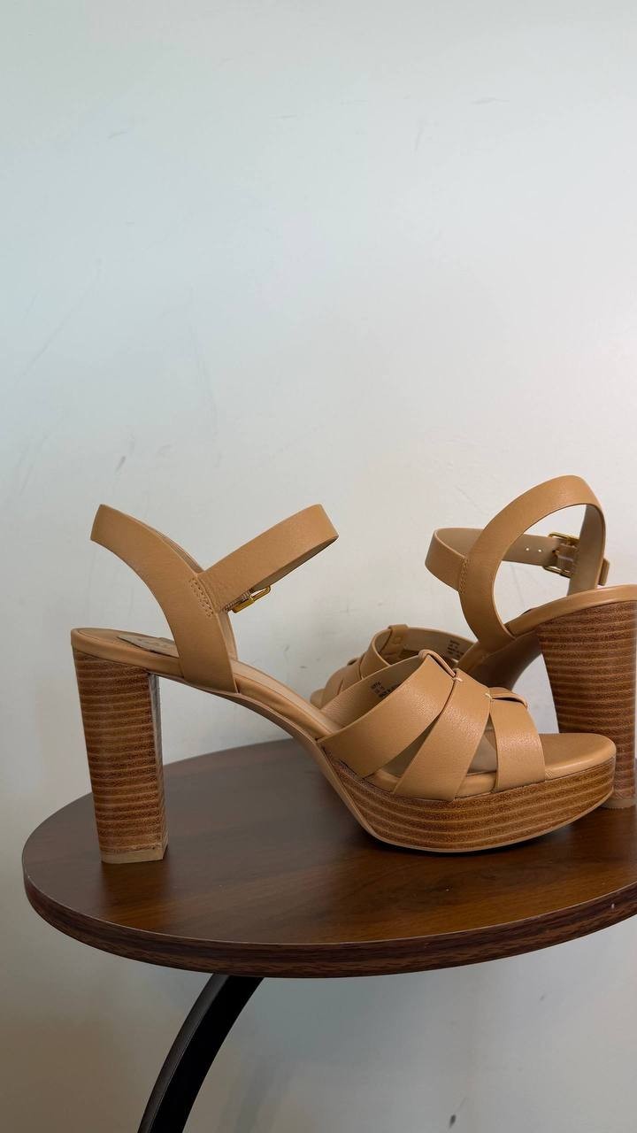 Lauren Ralph Lauren Soffia Women’s Sandals Buff 10B Leather $155 NWB