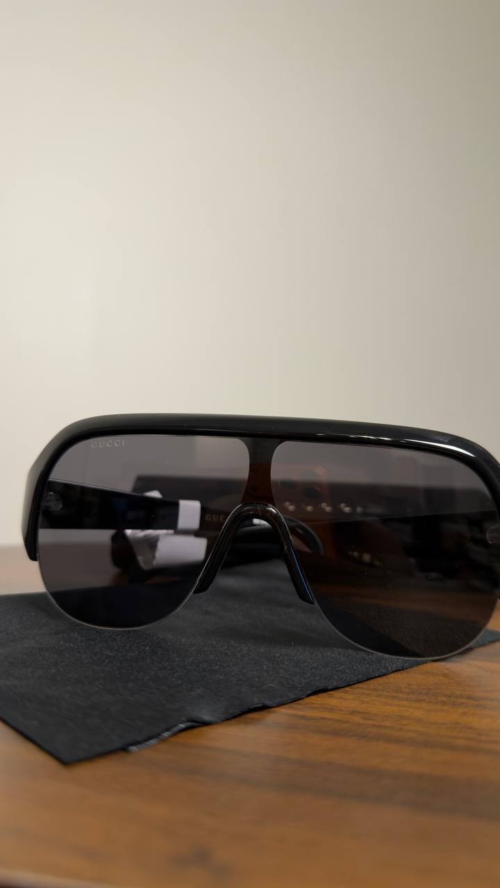 Gucci  Oversize  Shield  Sunglasses  Black  OS  NWT  $430