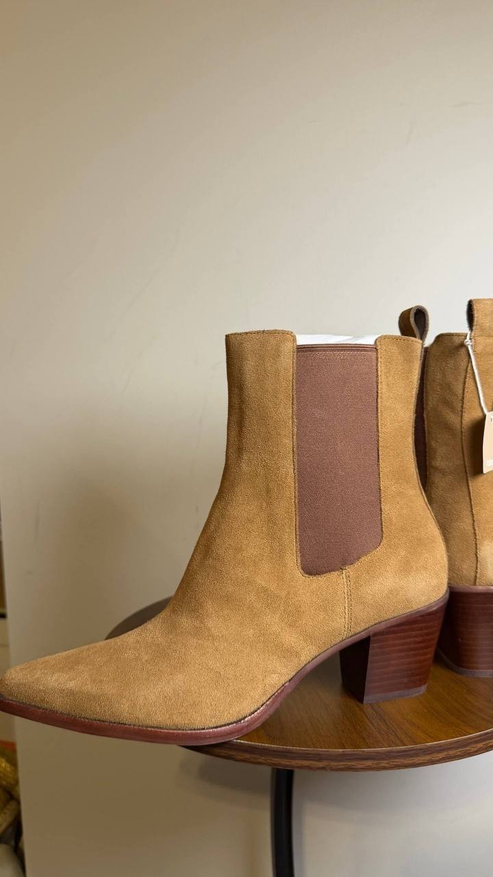 Dolce Vita Brown Suede Booties 9M New in Box MSRP $150