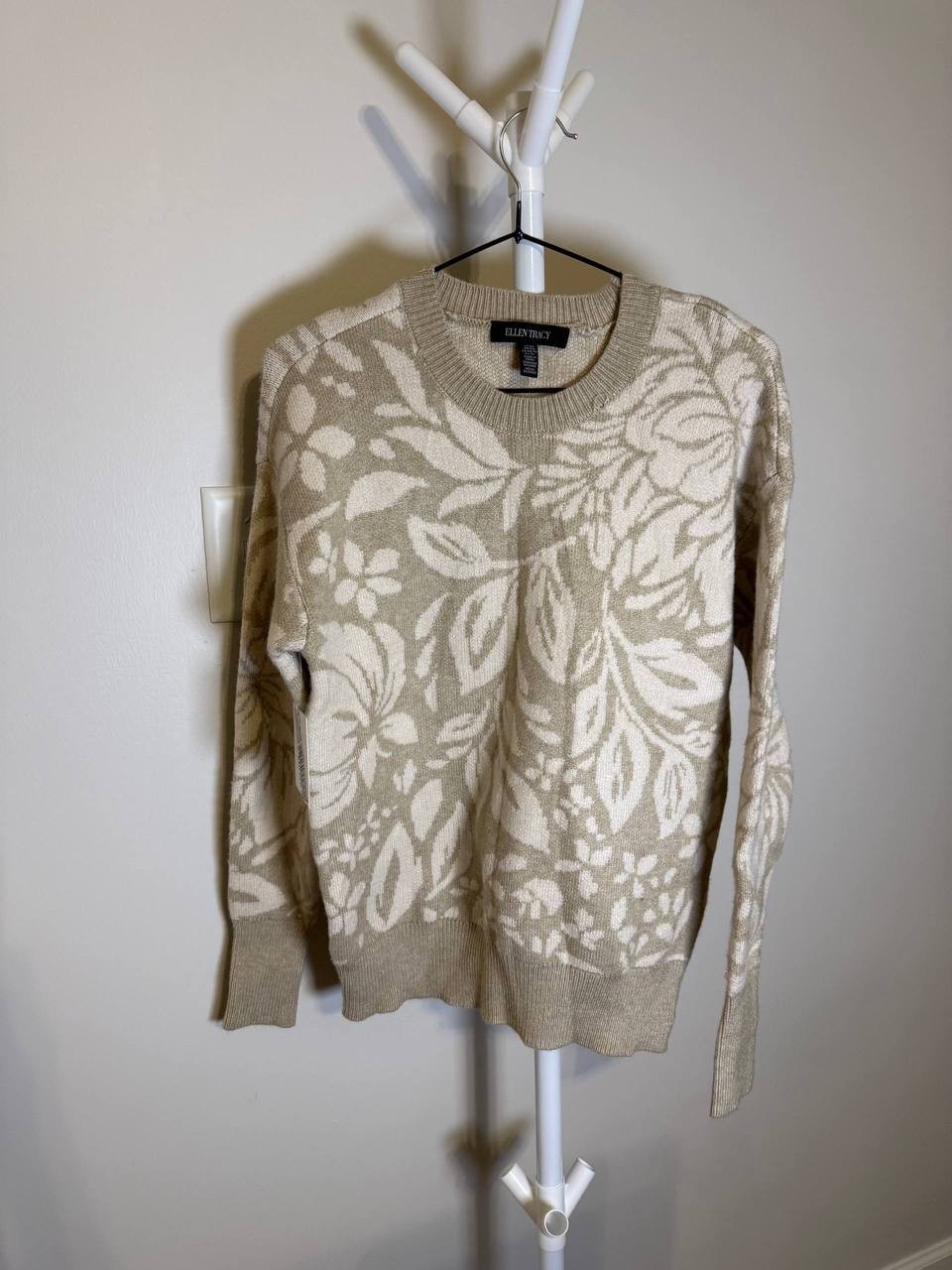 Ellen Tracy Jacquard Sweater– Size XS – NWT – $89