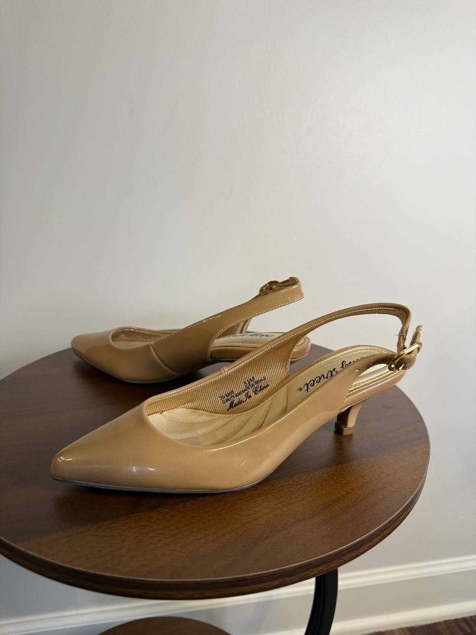 Easy Street Faye Slingback Pumps – Nude Patent – Size 5.5M – Manmade –New in Box