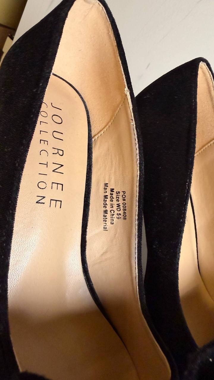 Journee Collection Black Velvet Dress Pumps 5.5W New w/o Box MSRP $108