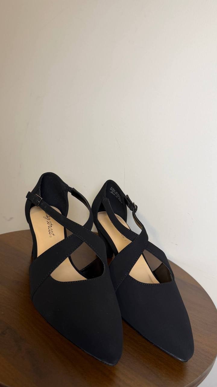 Easy Street Black Strap Front Pumps 6.5W NIB MSRP $69.99