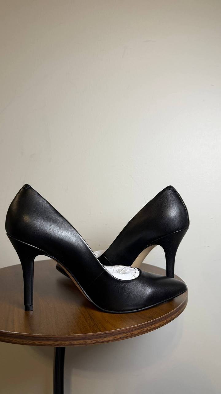 Nine West Black Leather Pumps 7M New in Box MSRP $99