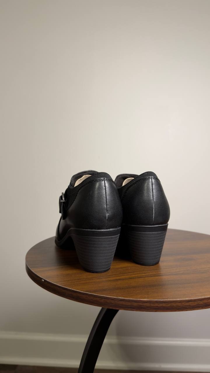 Clarks  Shooties  Black  Leather  8M  New  $105