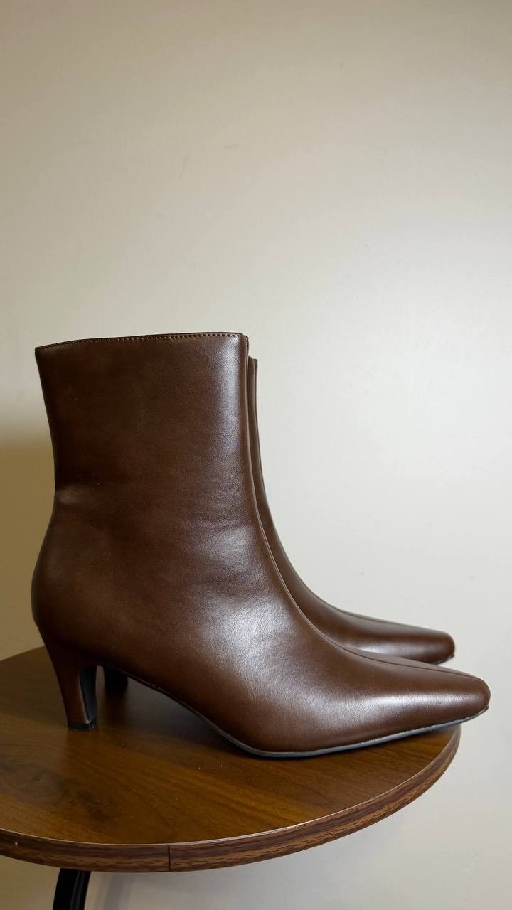 French Connection Chocolate Booties Size 6 New $129