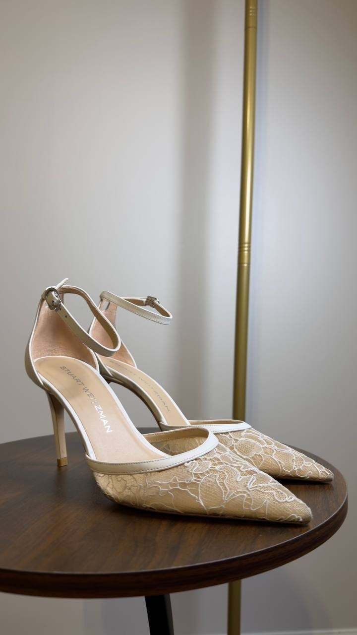 Stuart  Weitzman  Lace  Pumps  Blanco Beige  7.5B  Pre‑owned