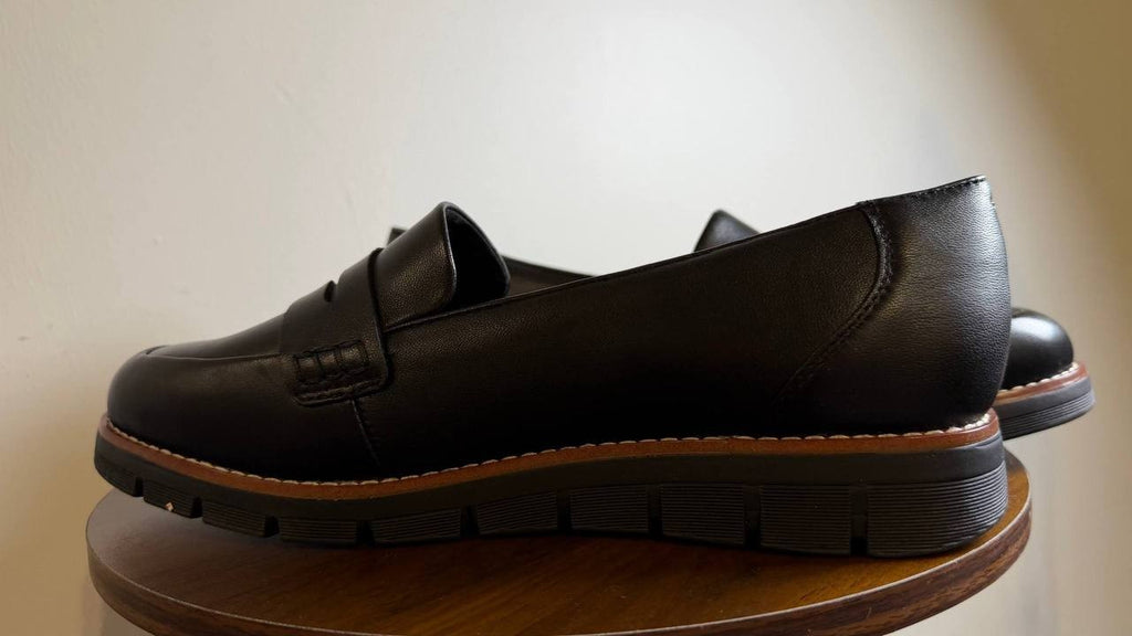 Easy Spirit Velia Loafers 11W Black Leather Slip‑On Comfort NIB msrp$89
