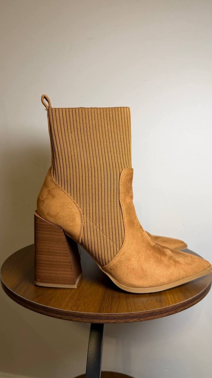 Wild Pair Trinityy Knit Pointed Toe Dress Booties Brown 8.5M Pull‑On NWB $79.90