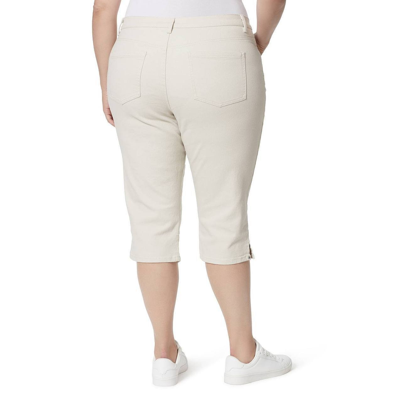 Gloria Vanderbilt Plus Size Amanda Capri Pants Stonewood 16W NWT $50