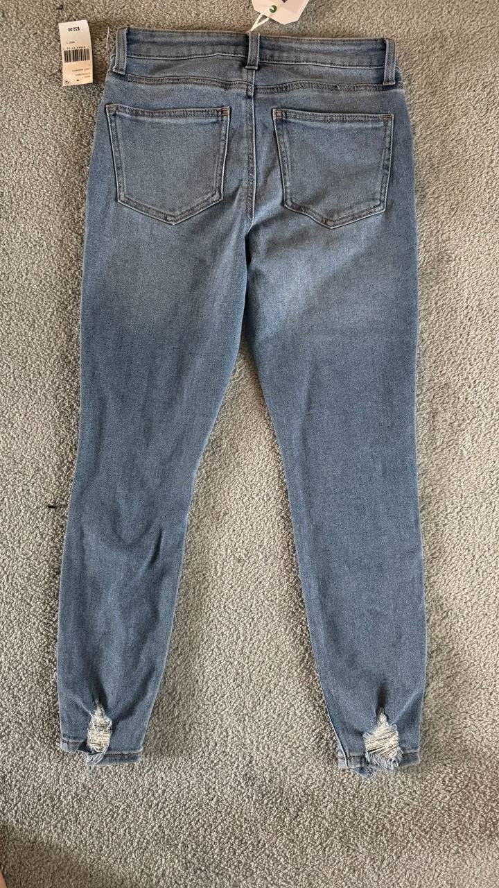 Celebrity Pink Women's Skinny Jeans Ankle Light Wash Distressed Size 7