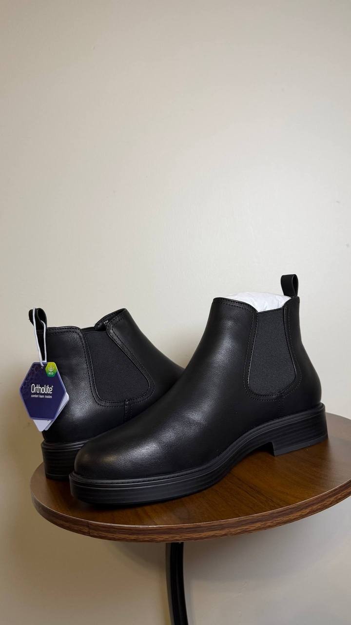 Aerosoles Leather Chelsea Boots 8.5W Black New in Box MSRP $129