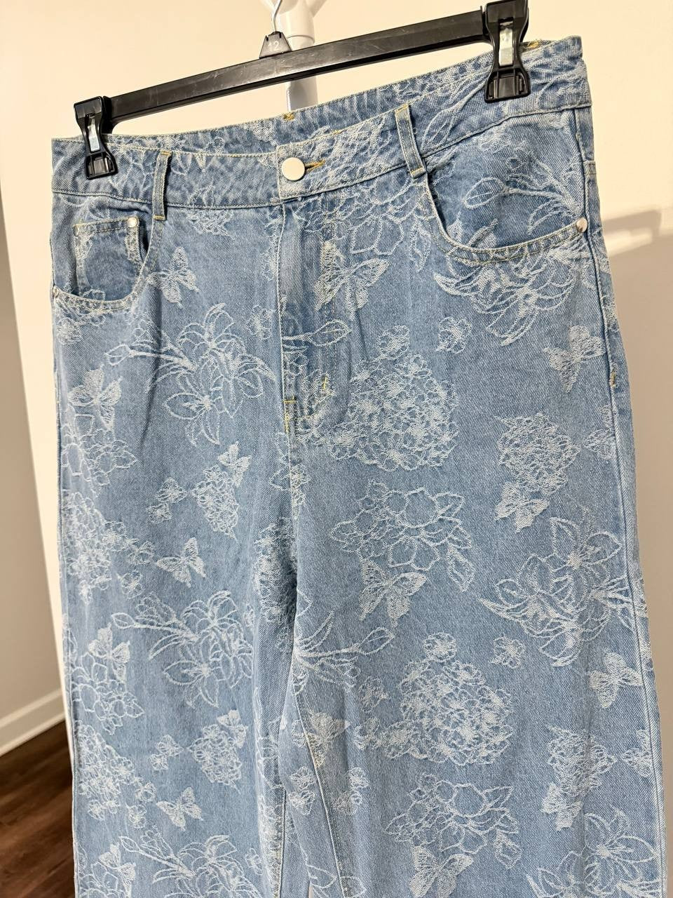 Gracia Floral Printed Straight‑Leg Jeans – Size L – Blue – NWT – $125