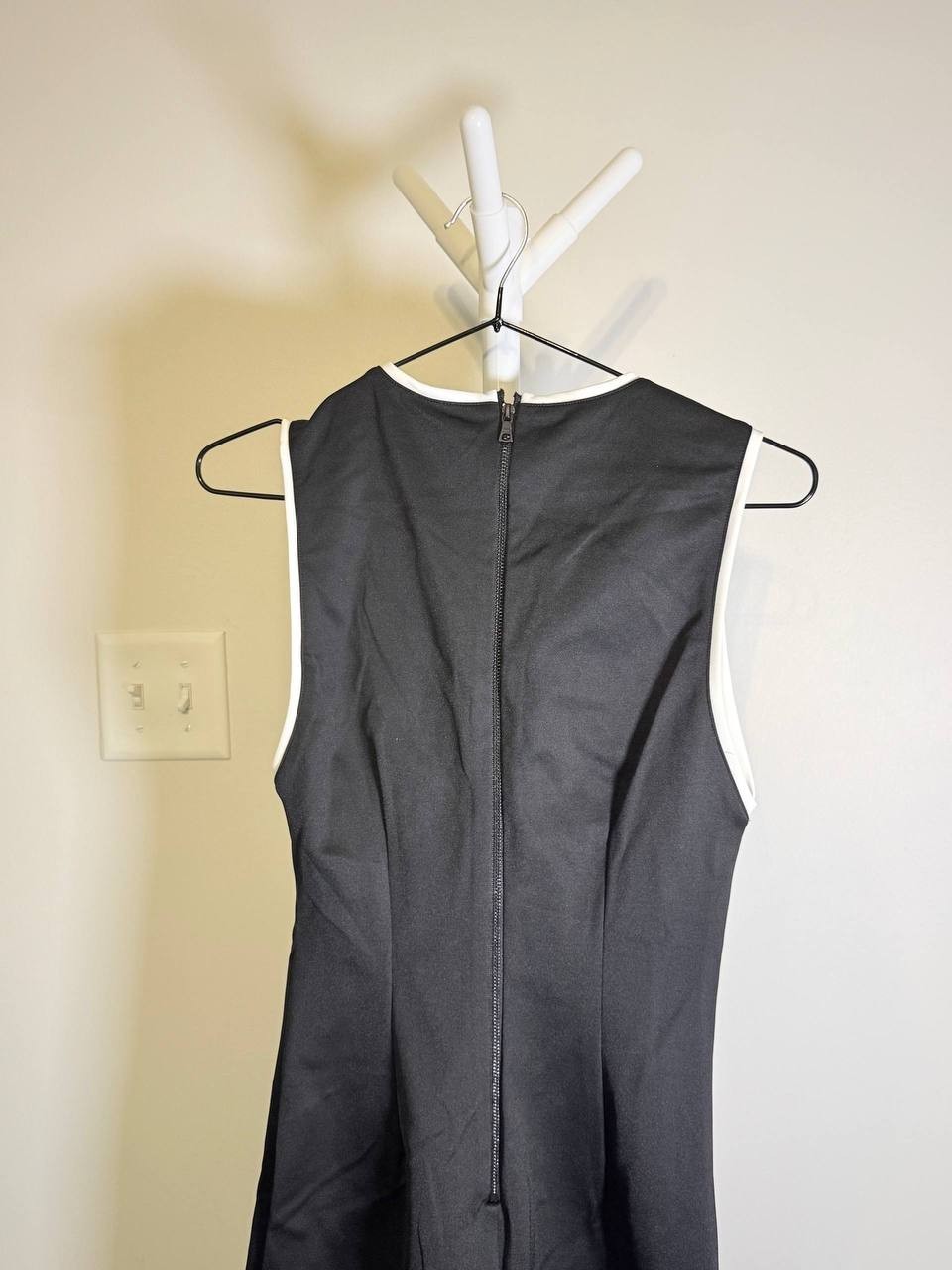 Alice + Olivia “Edris” Sleeveless Mini Dress –Black– Size 2 – NWT – $295