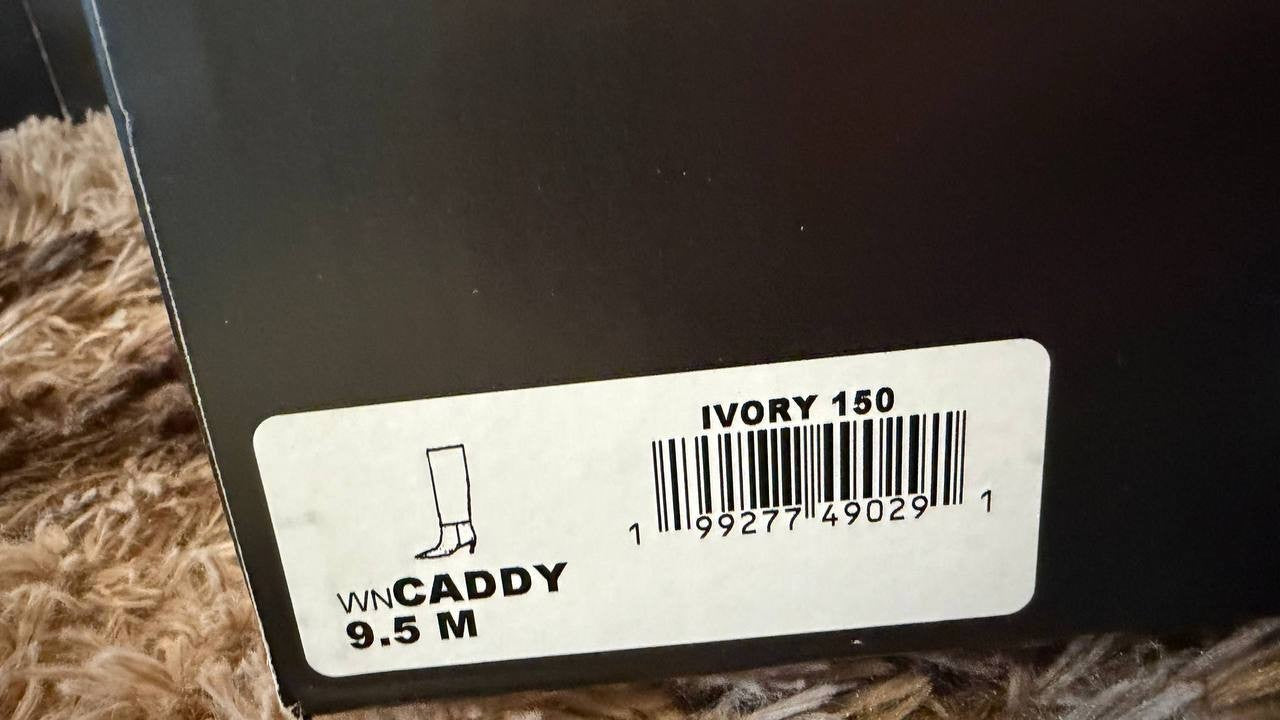 Nine West Caddy Boots 9.5M Ivory Leather[a crease on the boot] NIB msrp$249