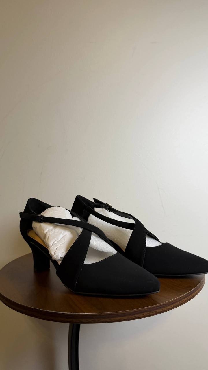 Easy Street Elegance Cross Strap Pumps Black Lamy 7.5M NWB Faux Leather $69.99