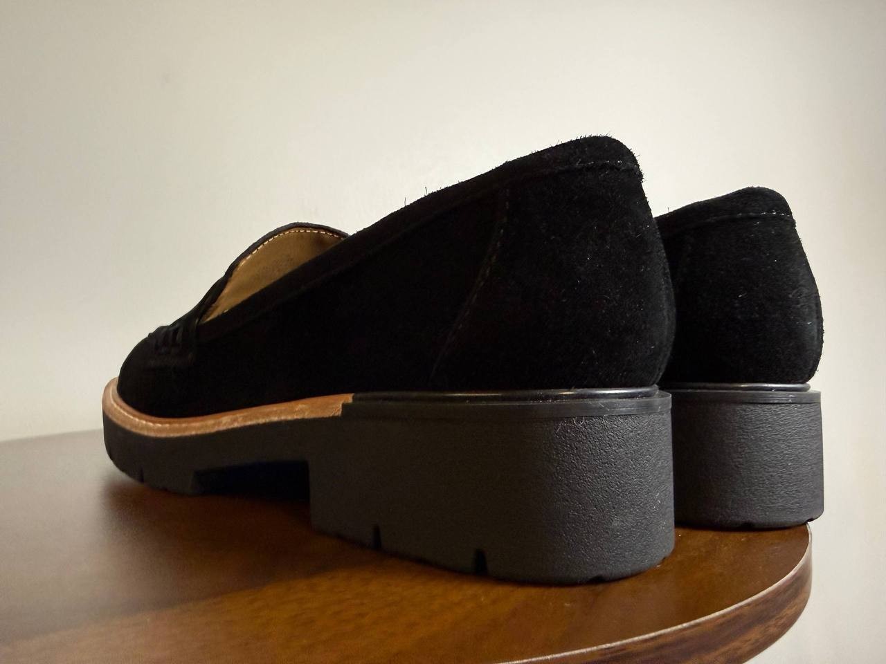 Earth Zimm Tassel Lug Loafers – Black Suede – Size 7.5M – New in Box