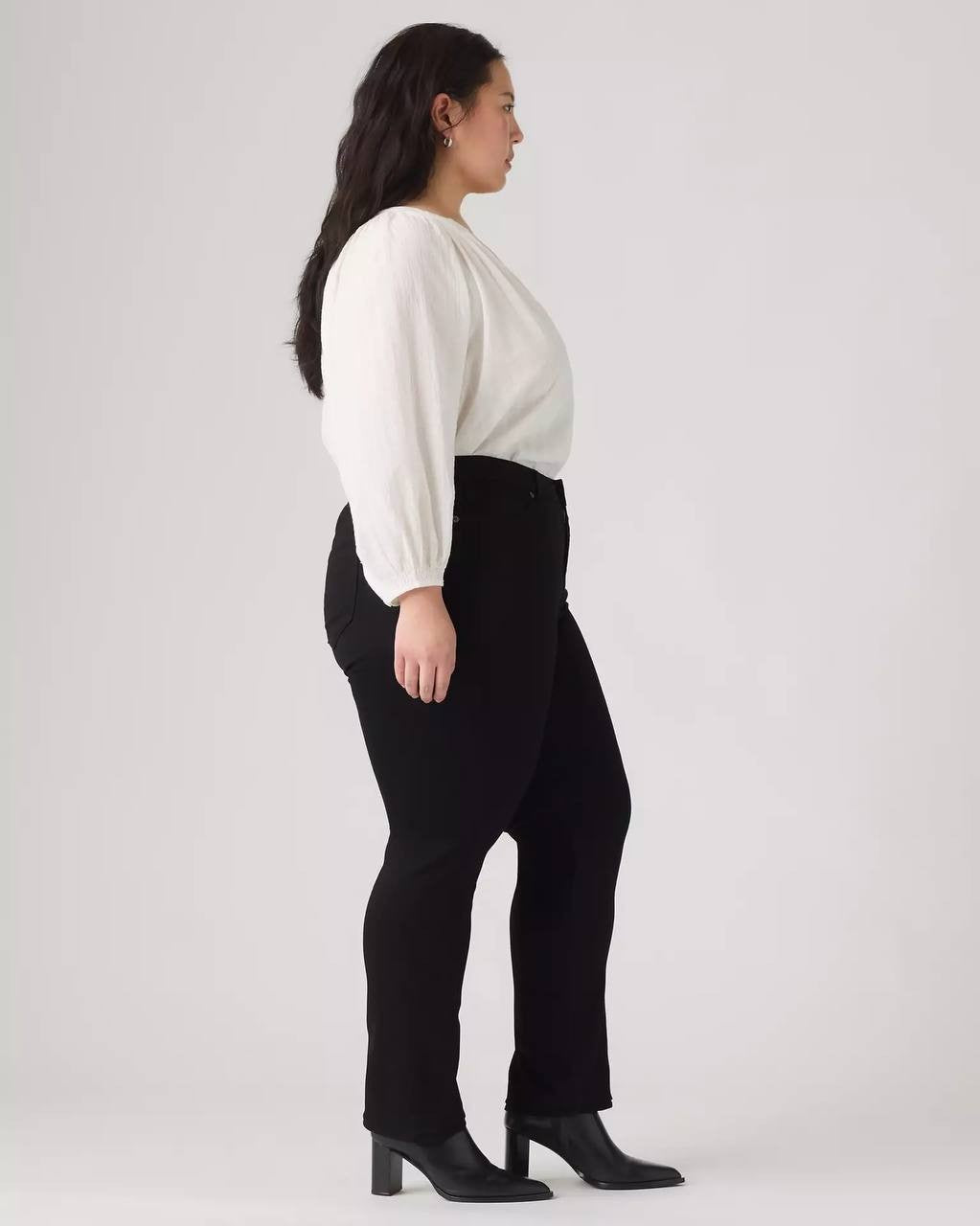 Levi’s Classic Straight Jeans Plus Size 26W Black NWT $69.50