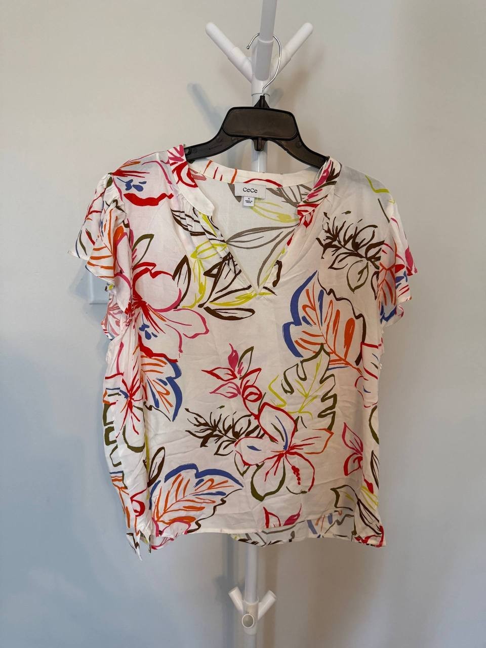 CeCe Tropical Print V‑Neck Flutter Sleeve Blouse – Size XL – NWT – $69