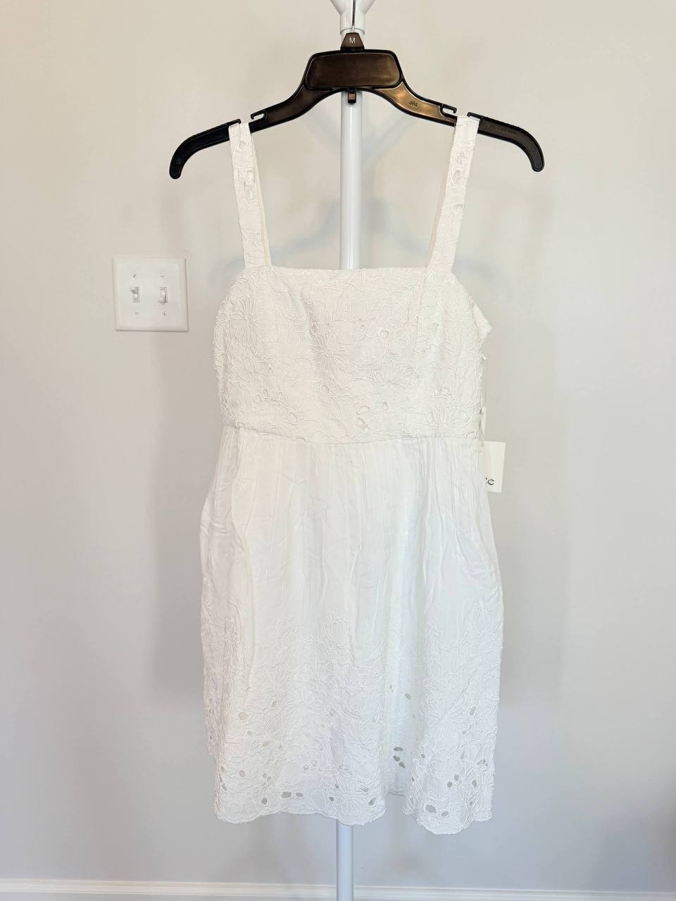 CeCe Floral‑Embroidered Square‑Neck Dress – Ivory – Size 6 – NWT – $129