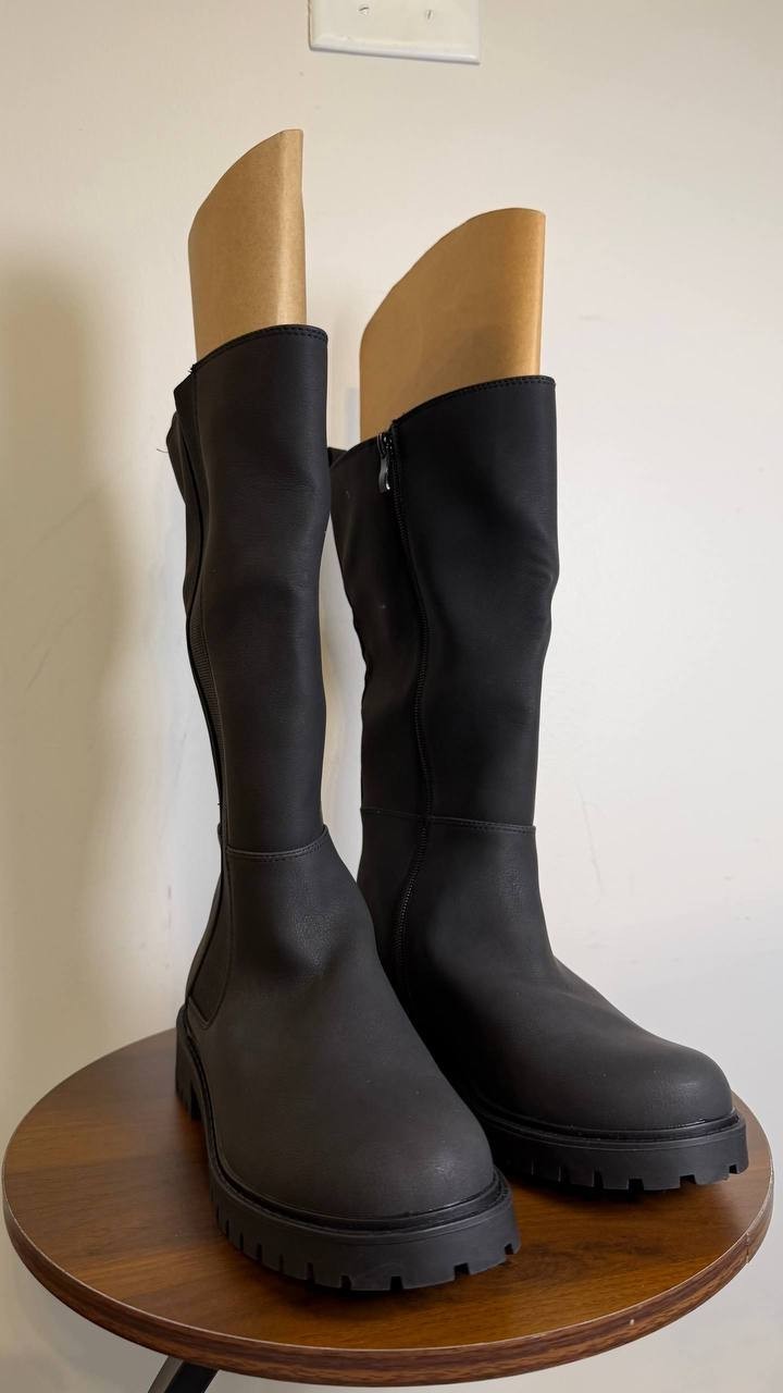 Journee Collection Brandi Lug Sole Knee High Boots Vintage Black 8.5M NWB $122