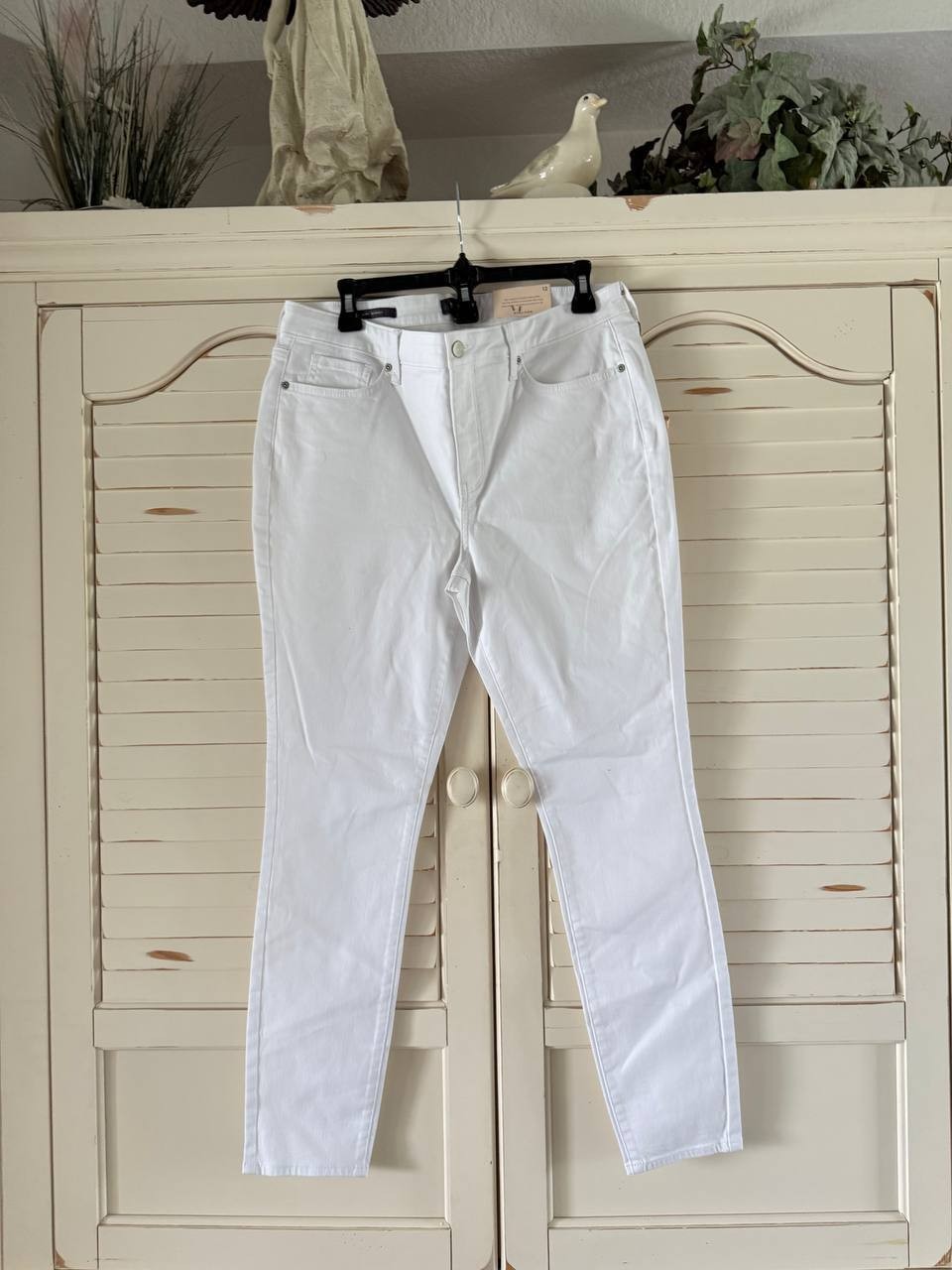 Gloria Vanderbilt Amanda Petite White Stretch Denim Jeans 8P NWT Tapered