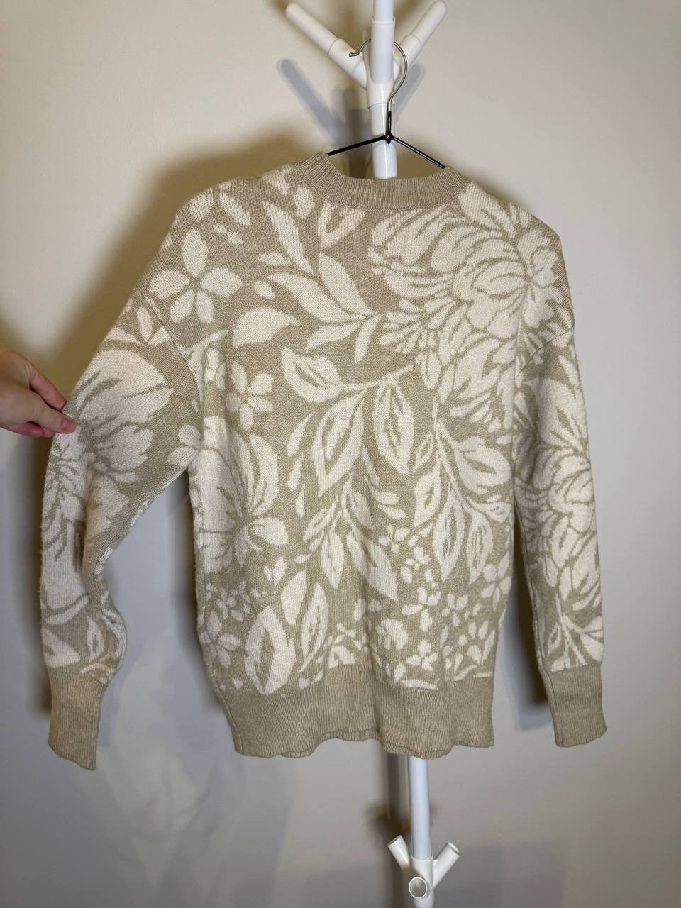 Ellen Tracy Jacquard Sweater– Size XS – NWT – $89