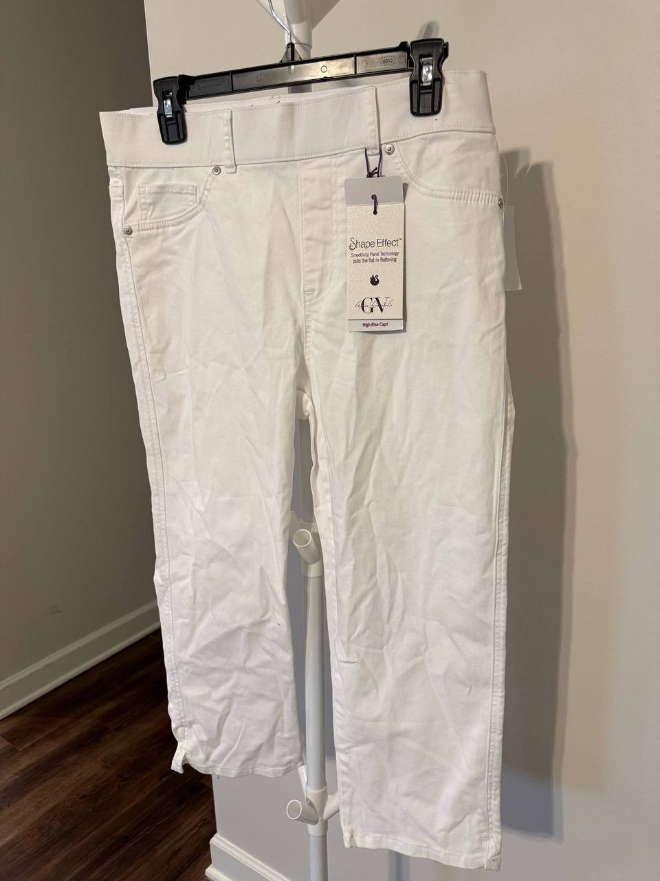Gloria Vanderbilt Shape‑Effect Pull‑On Capri Pants – White – Size 8 – NWT – $46