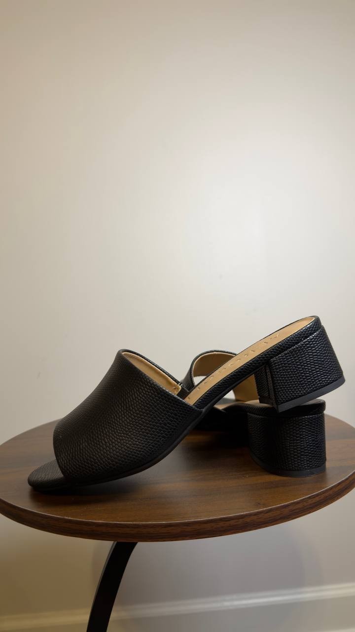 Aerosoles Toe Slide Sandals Black 8 W New $79.00