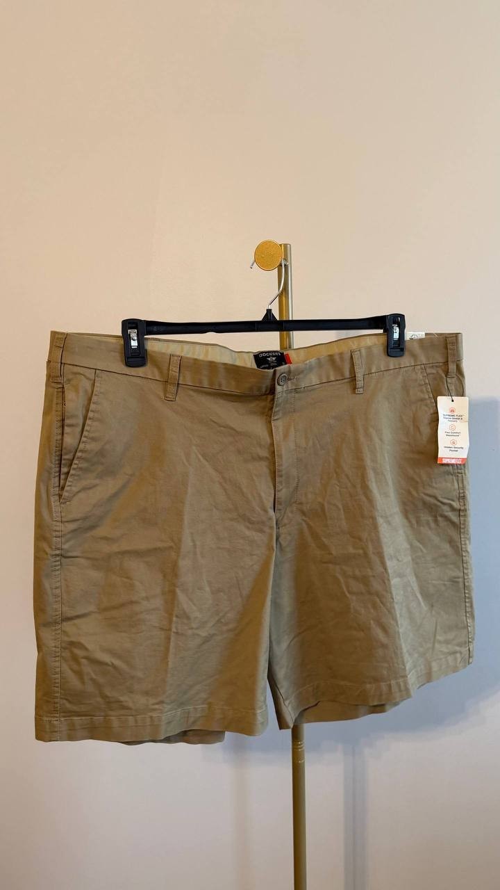 Dockers Men’s Ultimate Supreme Flex Stretch 9.5" Shorts Khaki 48 $60 NWT