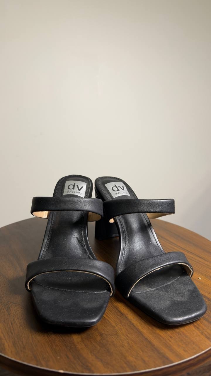 DV  Dolce  Vita  Dress  Sandals  Black  6.5  Pre‑Owned  $69