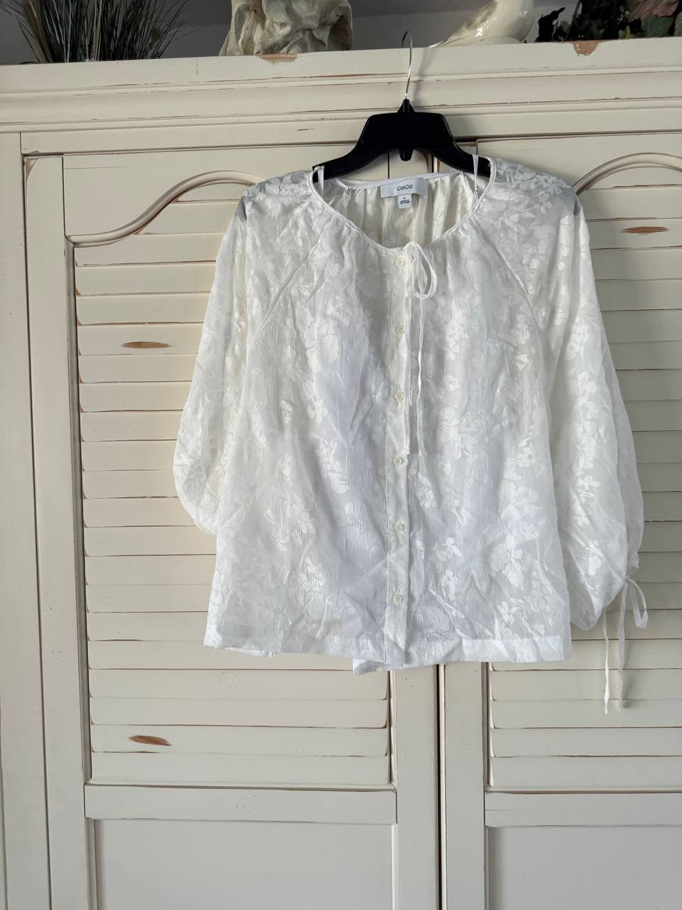 CeCe Blouse XL White Floral Lace Puff Sleeve Button Front NWT MSRP $99