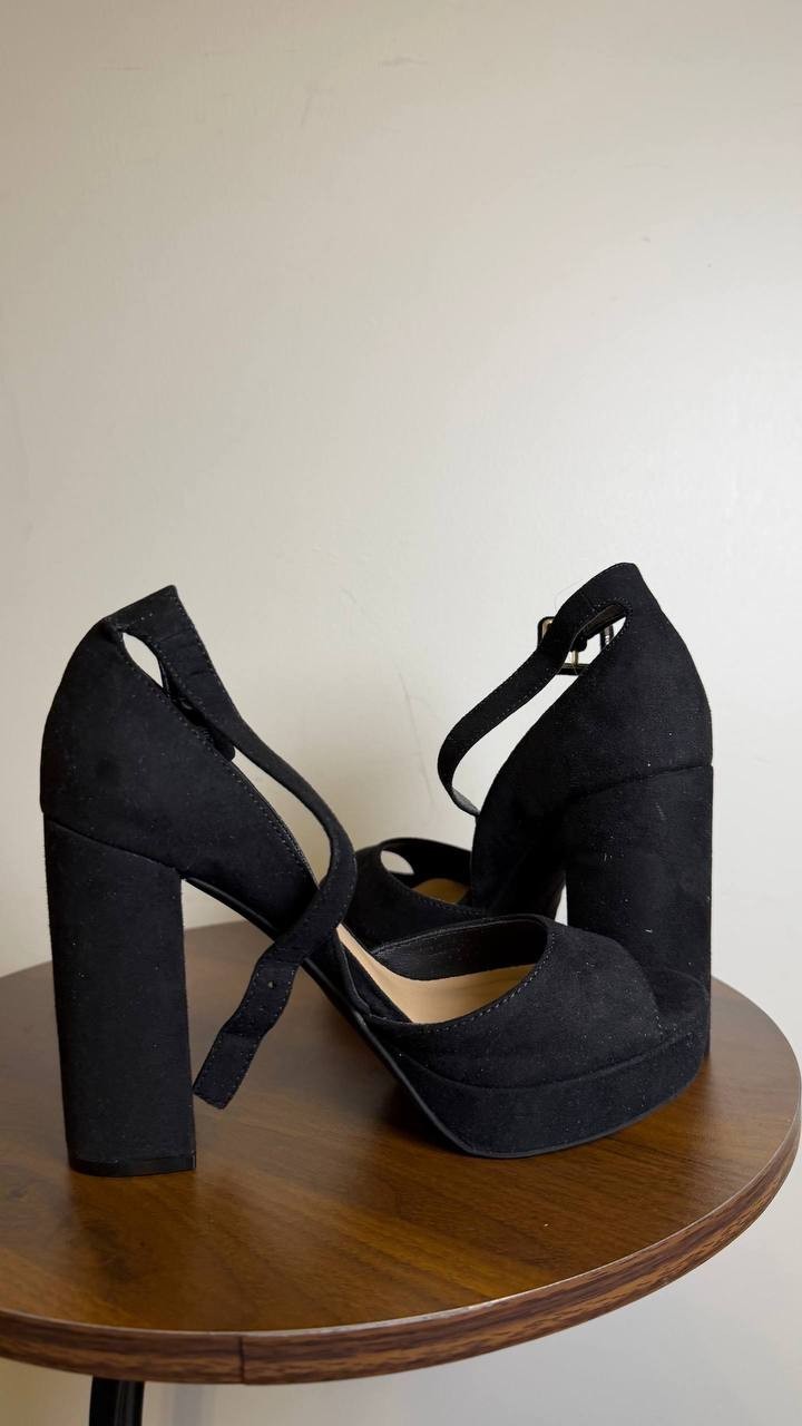 Wild Pair Black Microfiber Dress Sandals Size 5M NIB MSRP $69.90