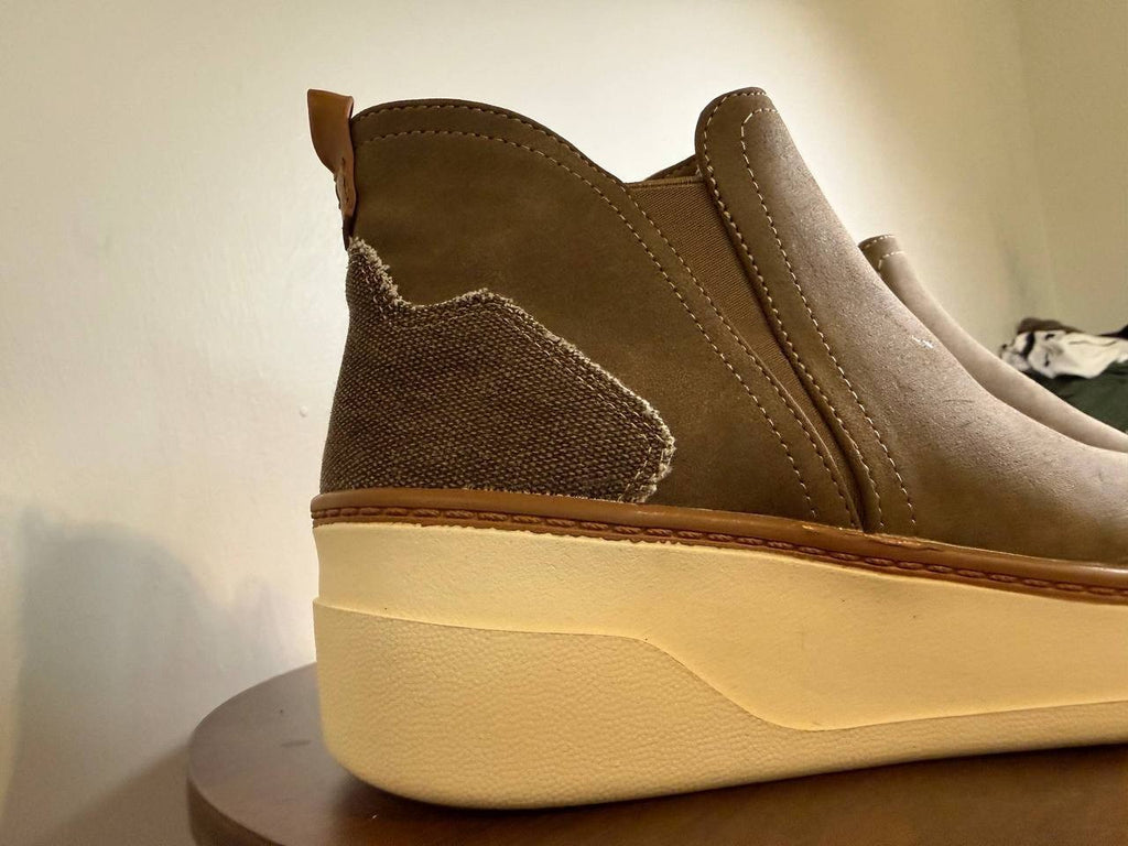 Blowfish Malibu “Charming” Hidden Wedge Sneakers–Size 7M – Woodsmoke – NIB