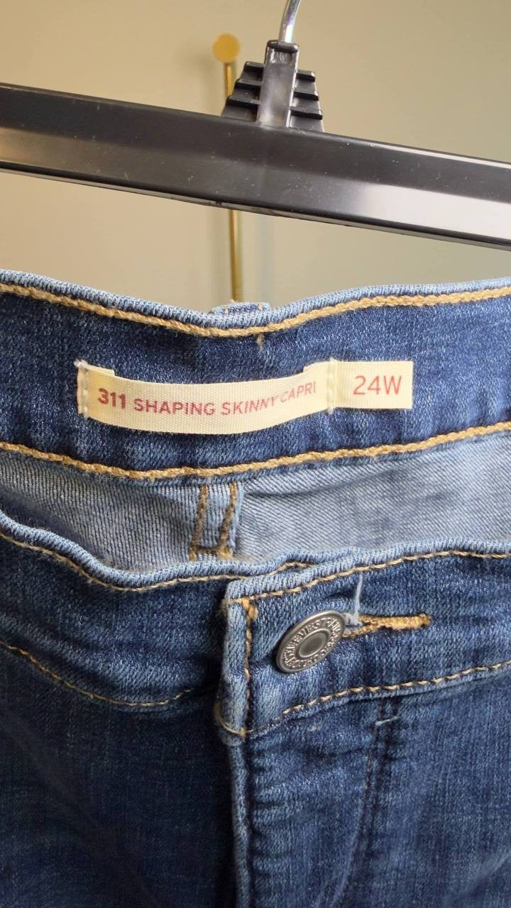 Levi’s 311 Shaping Skinny Capri Jeans Plus Size Blue 24W NWT $59.50
