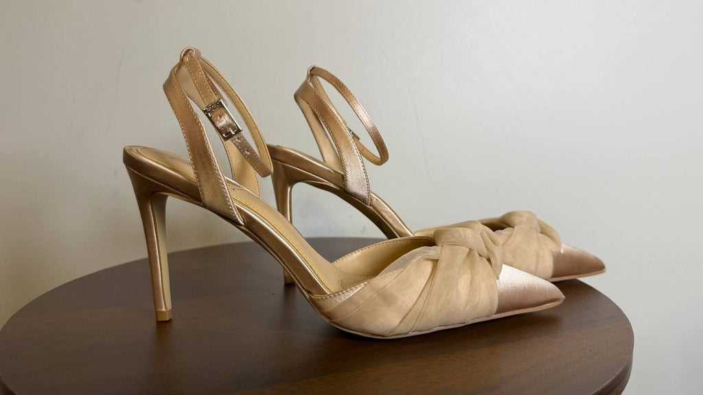 Jewel Badgley Mischka Federica Pumps 5.5 Nude Satin Knot Pointed Toe NIB msrp$99