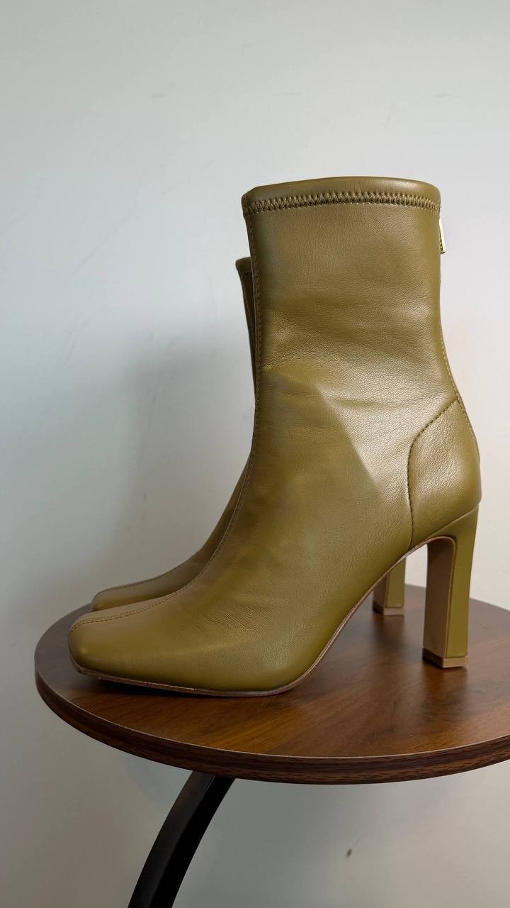 Steve Madden Khelan Olive Ankle Boots 9M Vegan Leather Block Heel $119.95 NWB