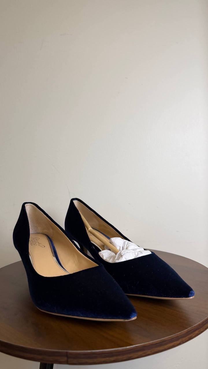 Jewel Badgley Mischka Enola Velvet Kitten Heel Pumps Navy Women’s 8 NWB $99