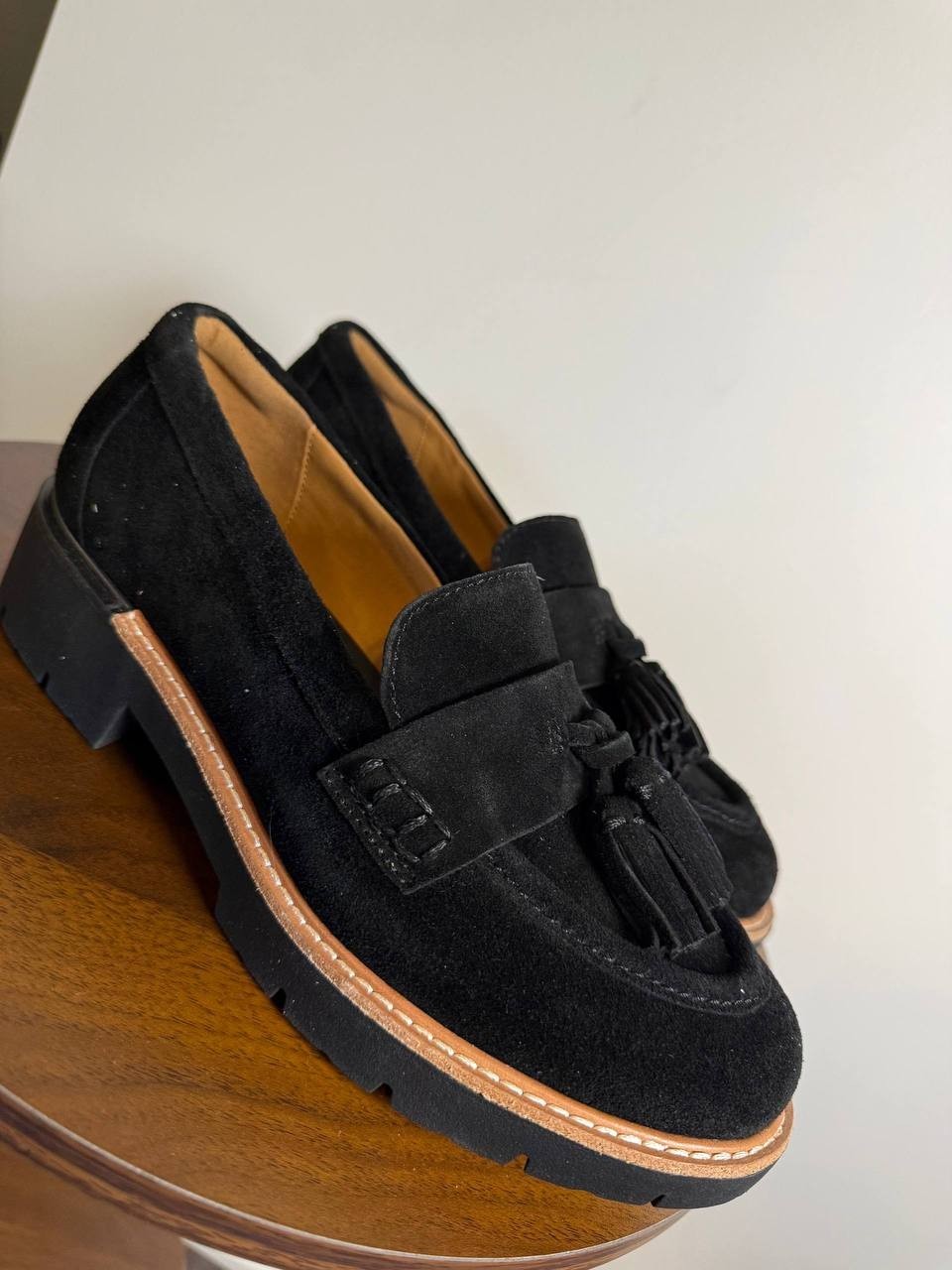 Earth Zimm Tassel Lug Loafers – Black Suede – Size 7.5M – New in Box