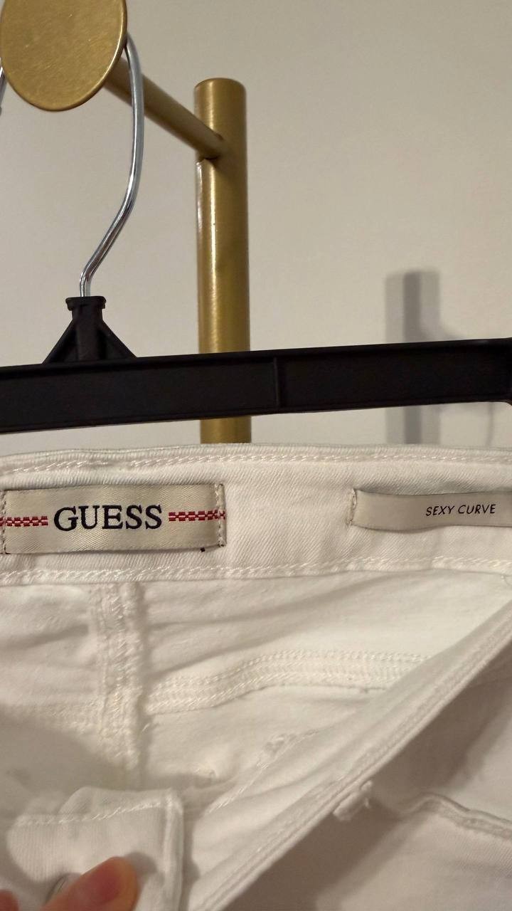 GUESS Sexy Curve Skinny Jeans Optic White 24RG Excellent Pre‑Owned msrp$98