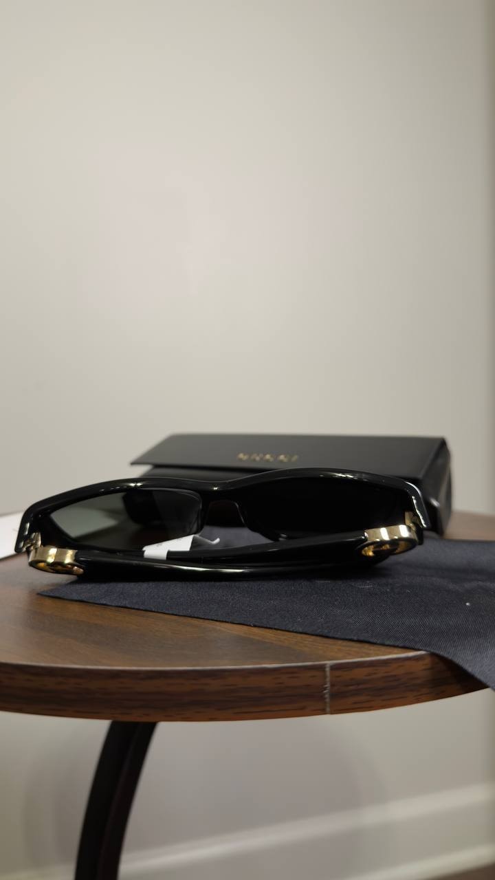Gucci  GG2122S 001  Black  Sunglasses  NWT  $460