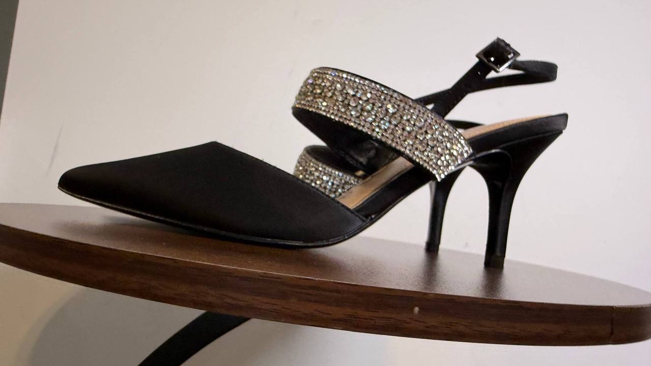 Nina Black Satin Slingback Pumps 8M New in Box $99