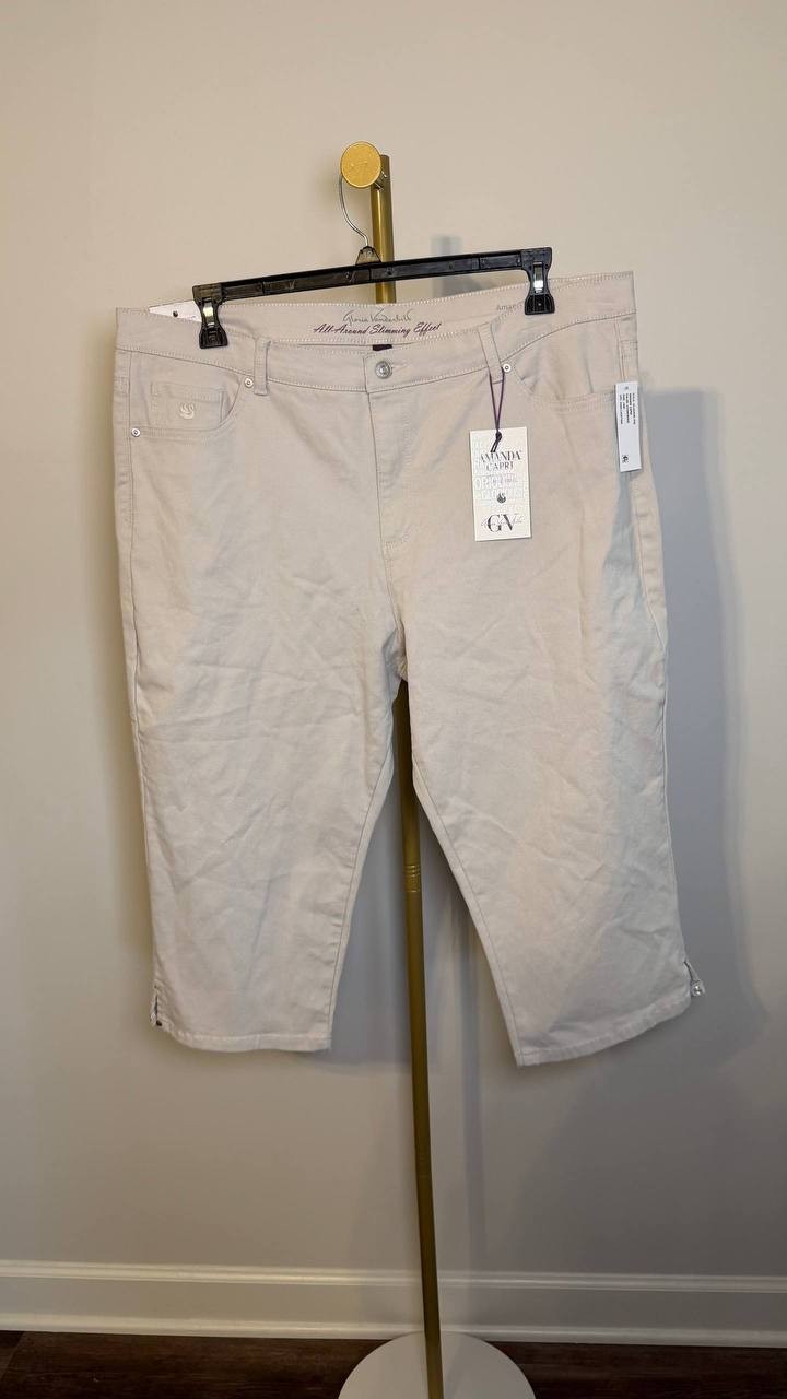 Gloria Vanderbilt Plus Size Amanda Capri Pants Stonewood 18W NWT $50