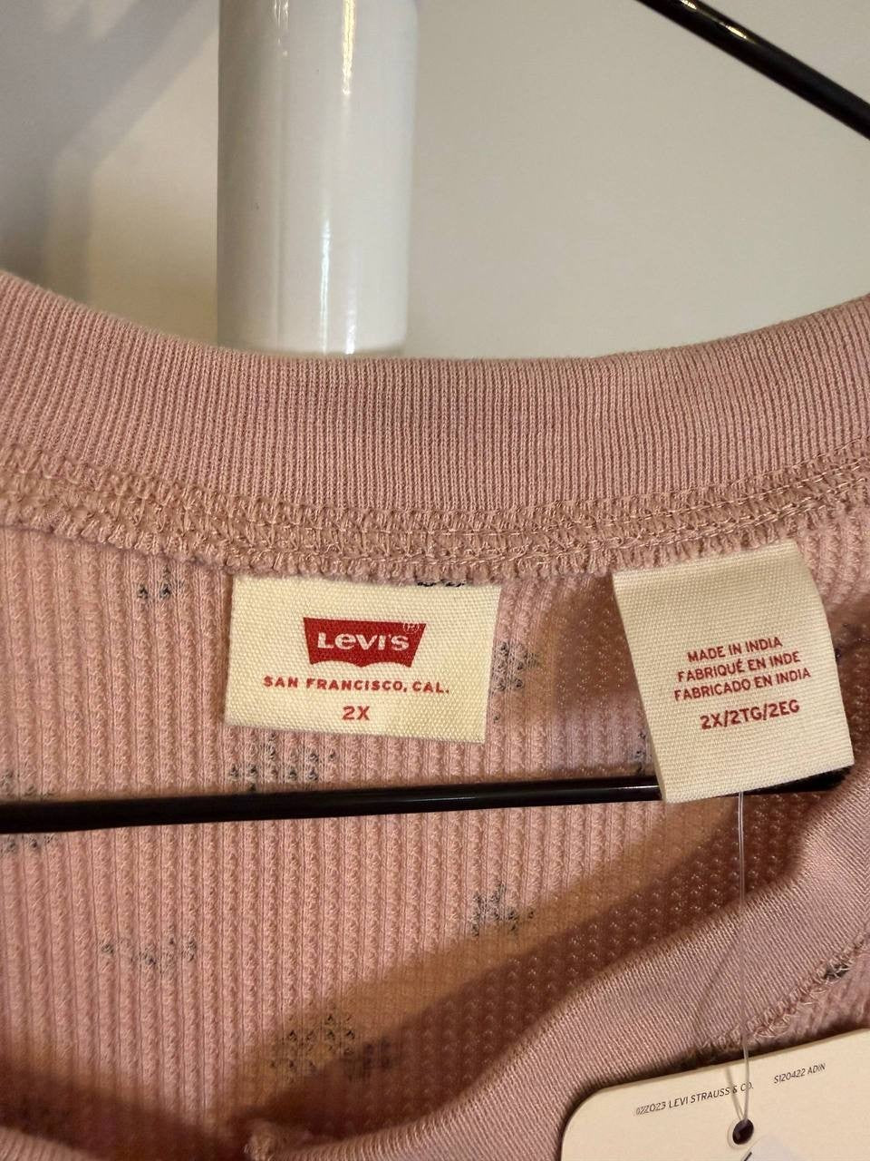 Levi’s Jakob Henley Top – Plus Size 2X – NWT – $34.50