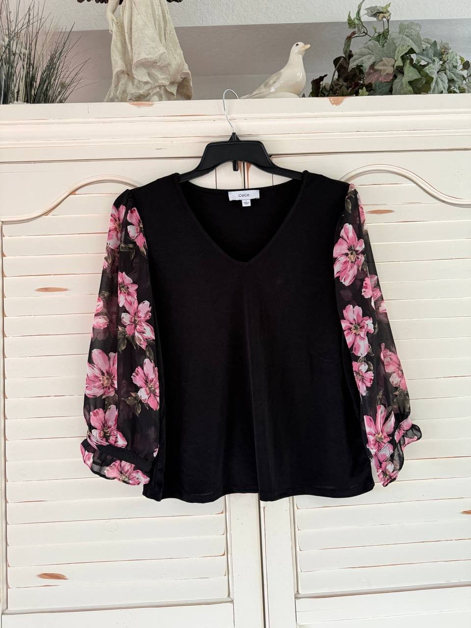 CeCe Blouse L V-Neck 3/4 Floral Sleeve Semi-Sheer Feminine Top NWT MSRP $69