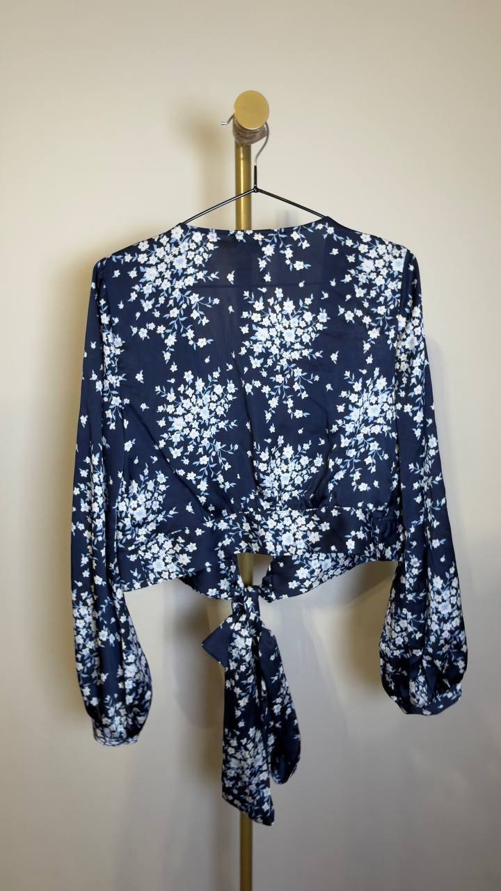 BCBGMAXAZRIA Women’s Floral Tie‑Front Long Sleeve Crop Top Blue Multi S NWT $158