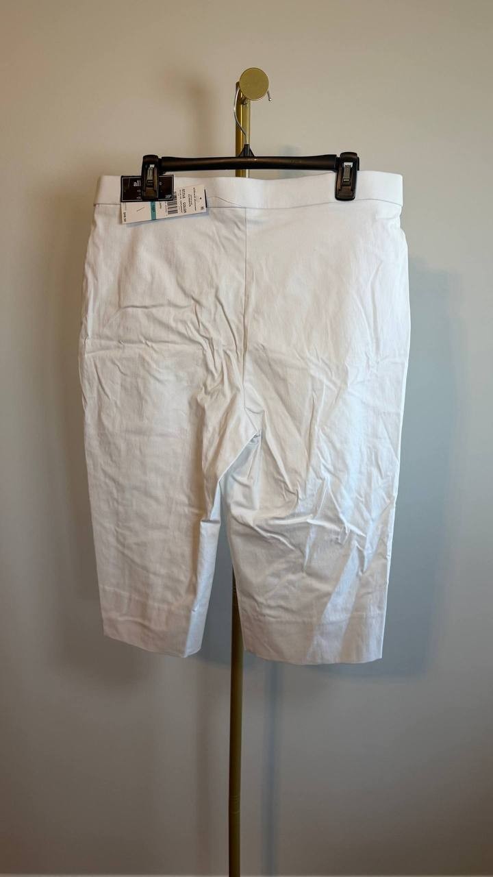 Alfred Dunner Plus Stretch Straight Mid Rise Capri Pants White 16P  NWT  $49.50